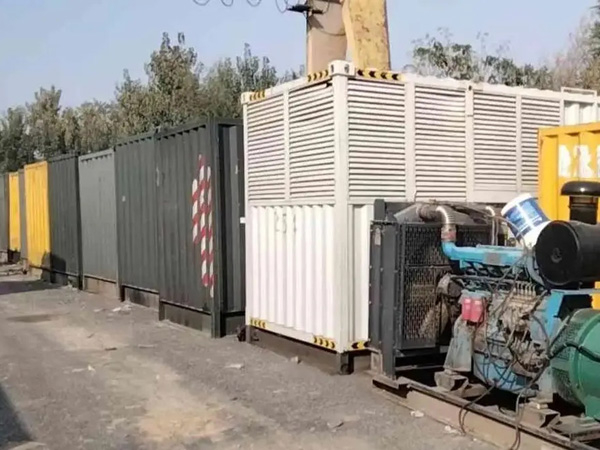 沧源200KW柴油发电机机组每小时油耗是多少？